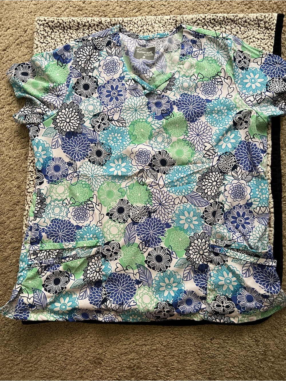 Uniform Advantage Floral V-Neck Scrub Top in Blue, Aqua & Green